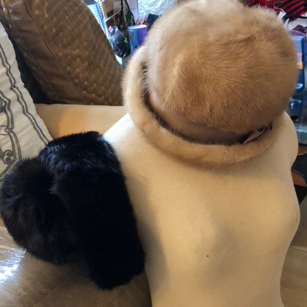 Mink/ Fur hats (ea)